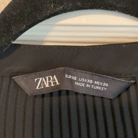 Zara pleated blouse - Picture 3 of 4